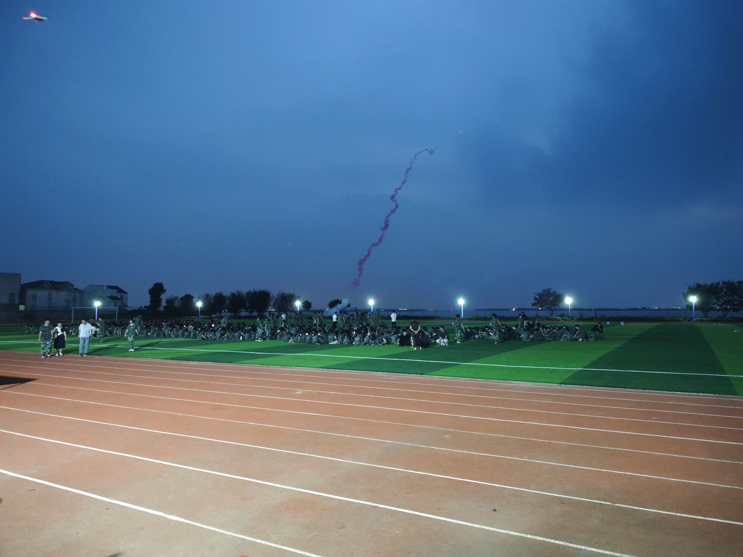 军训新花样：迫击炮